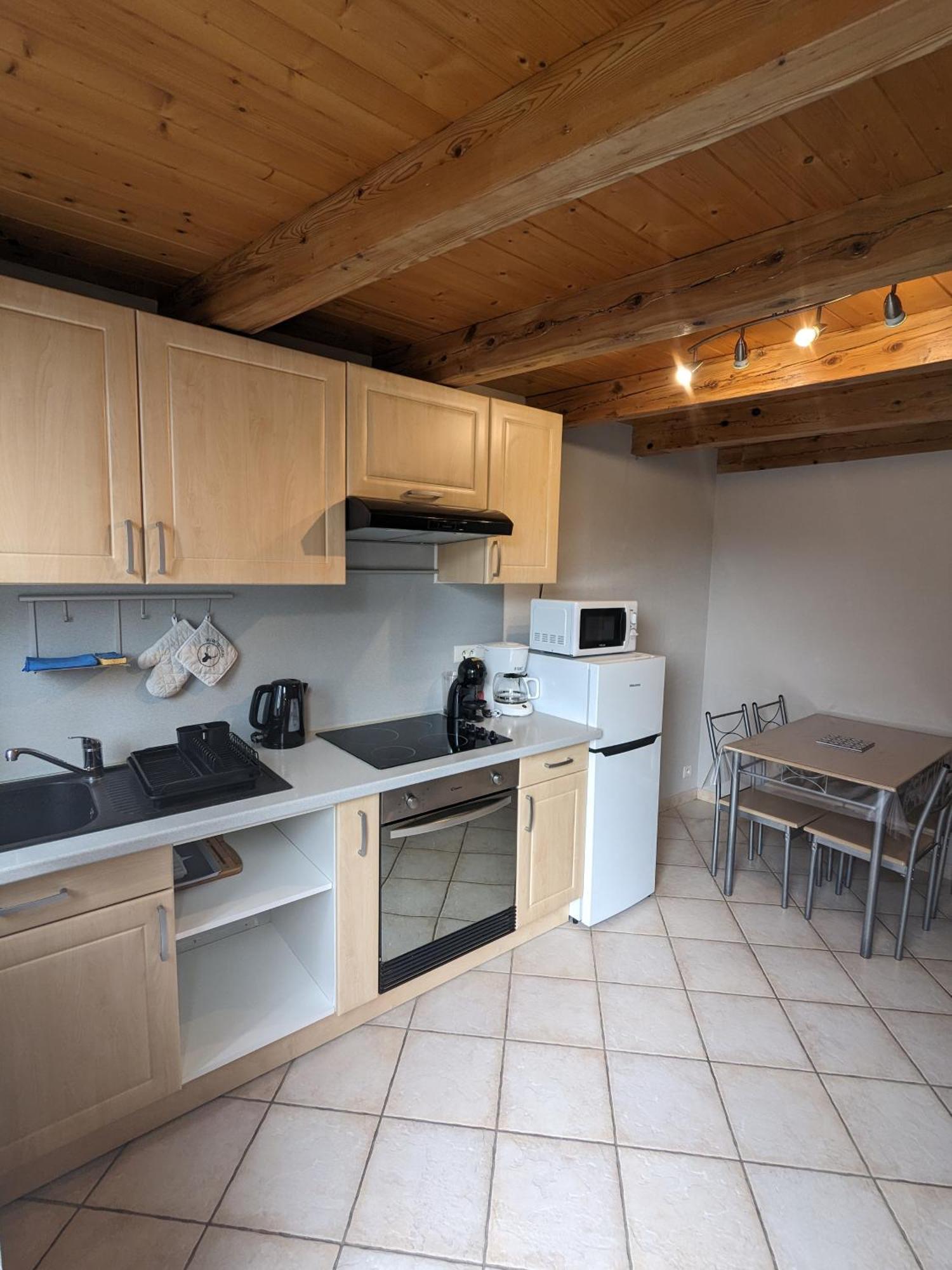 Petite Maison De Village Situee Entre Lacs, Cascades Et Montagnes Virieu-le-Grand 外观 照片